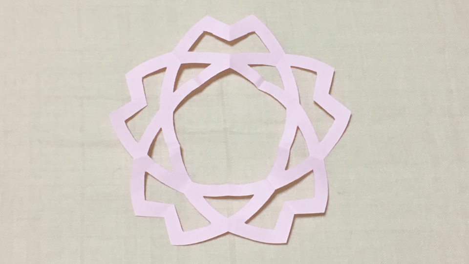 釜敷き山桜（かましきやまざくら）の家紋切り紙