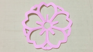 陰八重桜（かげやえざくら）の家紋切り紙