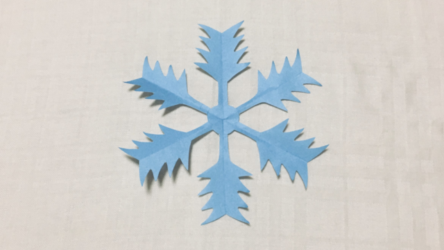 山谷雪（さんやゆき）の家紋切り紙